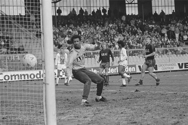 Doesburg met Excelsior tegen Ajax. Bron: ajax media