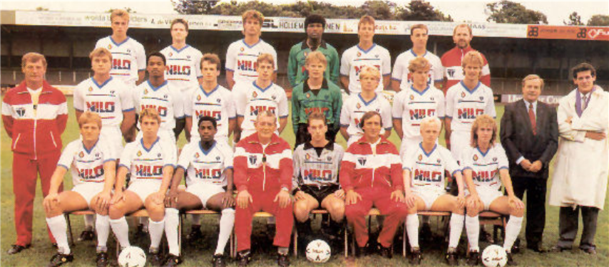 Telstar teamfoto '88. Florian mid-boven. <br> Bron: @telstar1963nv